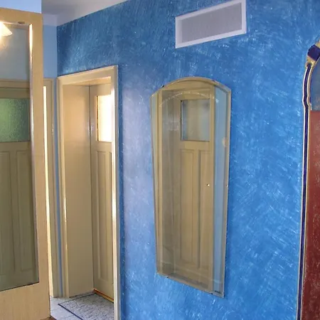 Ildo Iliana Hotel *